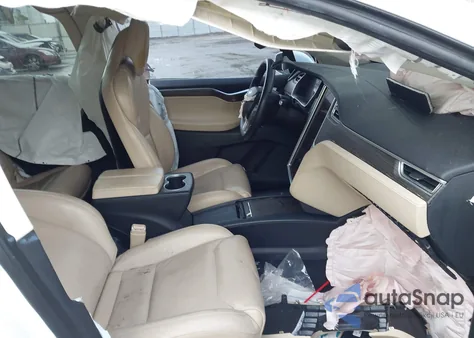 2016 Tesla Model X из США, поврежденный, VIN 5YJXCAE26GF004023